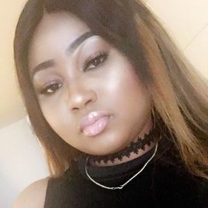 Meet your Posher, Awa